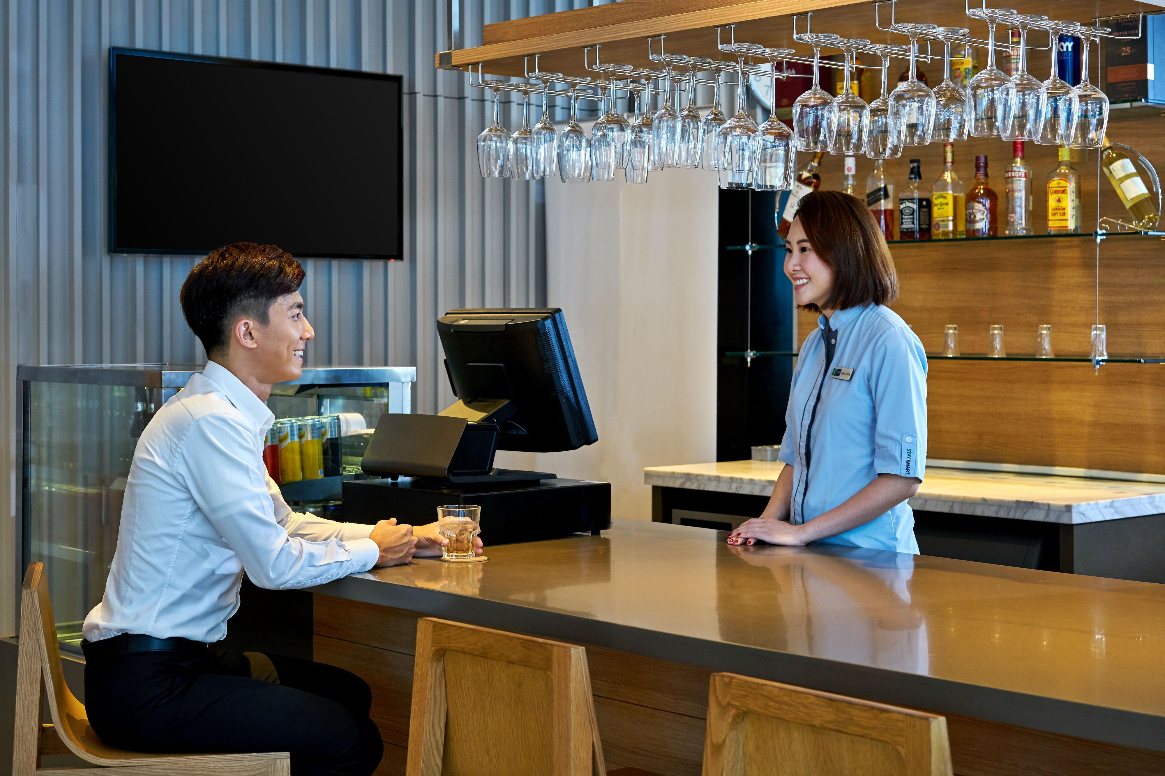 Holiday Inn Express Kota Kinabalu City Centre By Ihg Eksteriør billede