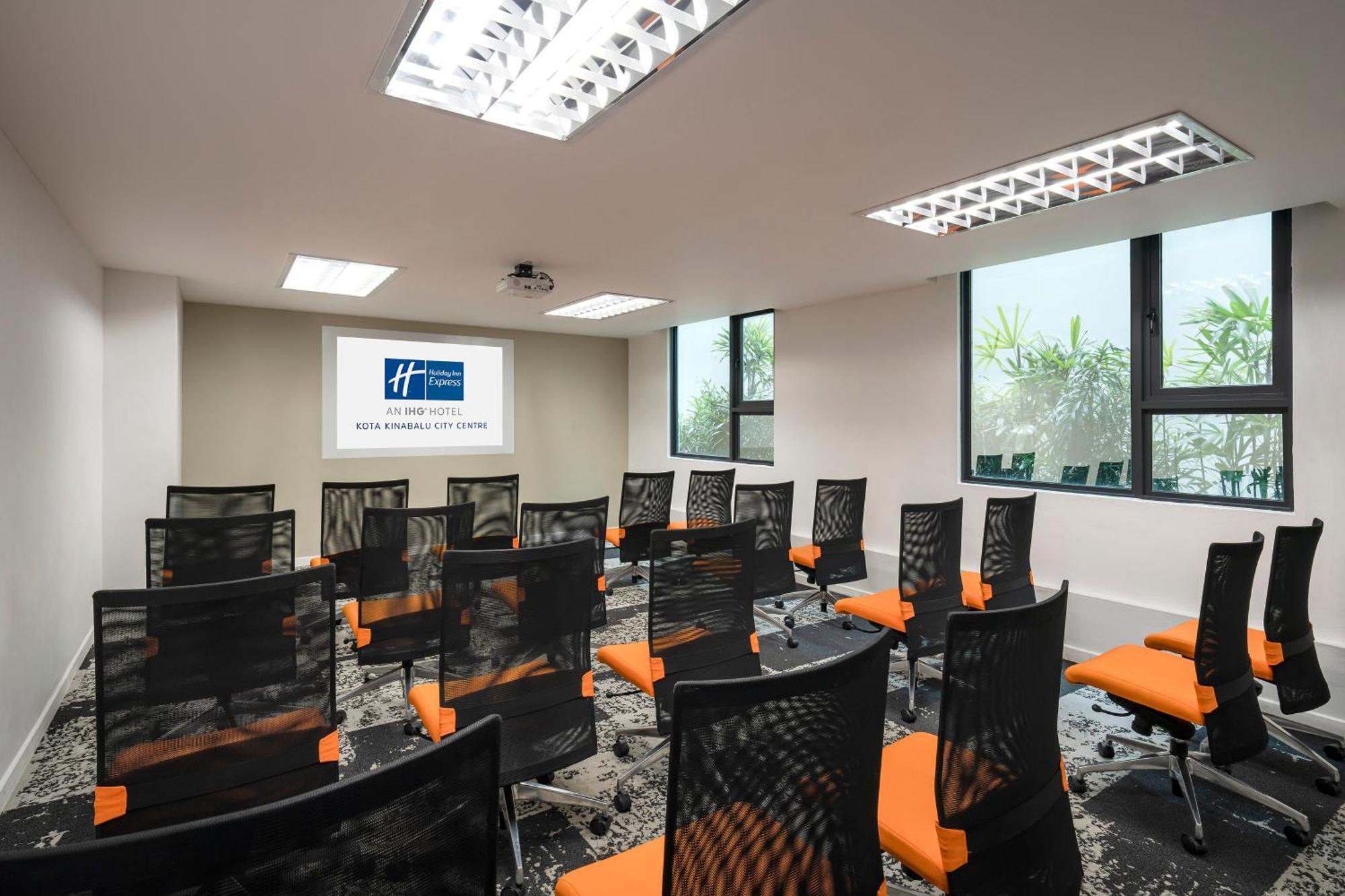 Holiday Inn Express Kota Kinabalu City Centre By Ihg Eksteriør billede