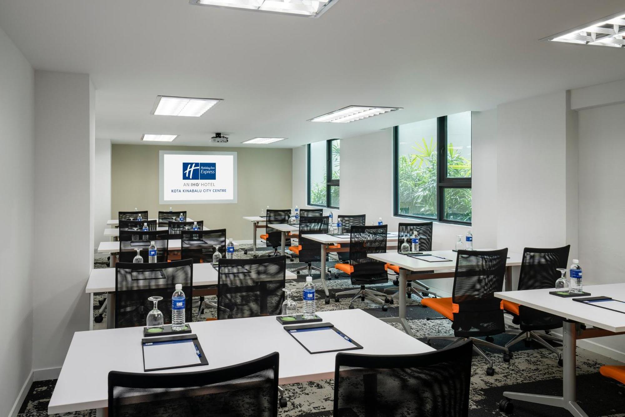 Holiday Inn Express Kota Kinabalu City Centre By Ihg Eksteriør billede
